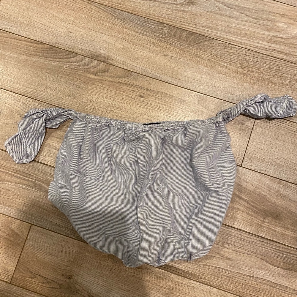 Brandy Melville off the shoulder top